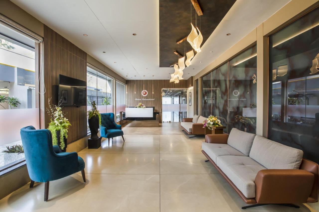 Ramee International Surat Hotel Exterior photo